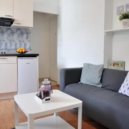 Dodo- One Bedroom With Balcony And Partial Sea View